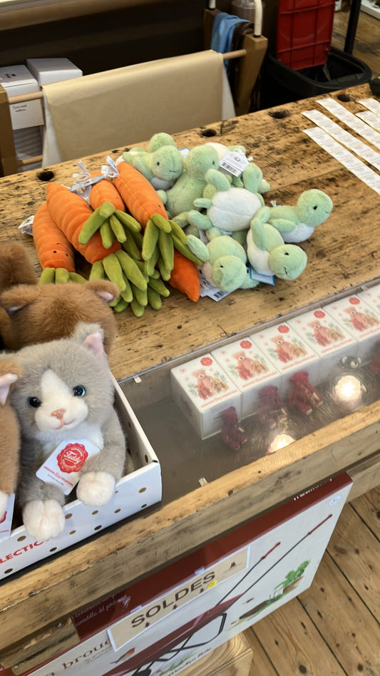 24/7 小店連線-8月中到貨 jellycat fluffy turtle