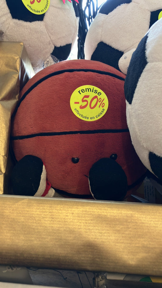 13/8  8 月底 到貨  小店連線jellycat basket ball