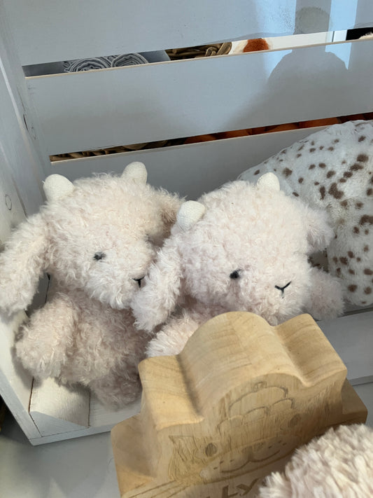 24/7 小店連線-8月中到貨 jellycat little goat