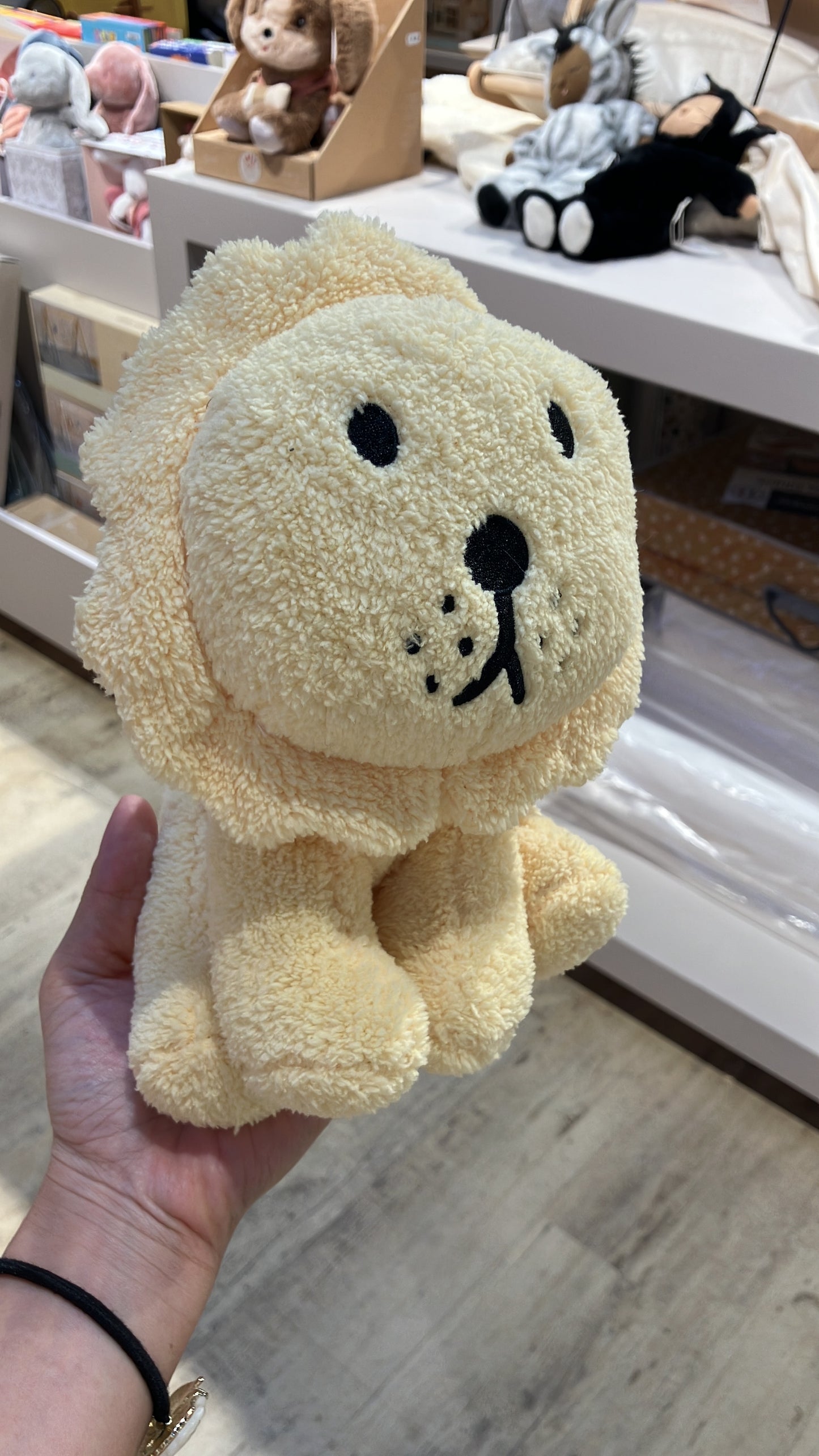 23/7 小店連線-8月中到貨  lion terry