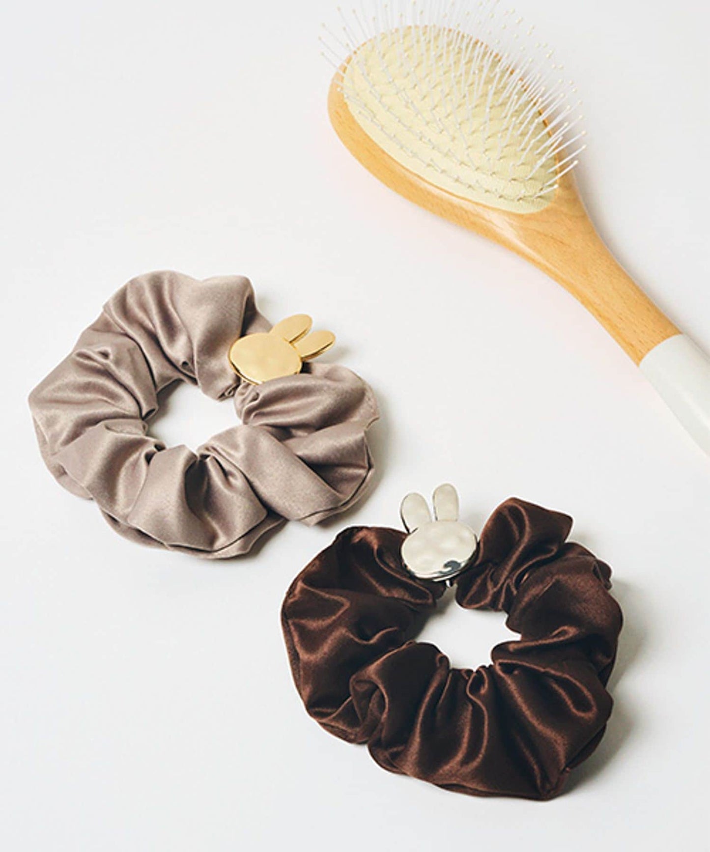 Japan｜ Dick Bruna Plate Charm Scrunchie - Gold x Greige