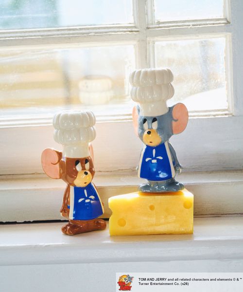 Tom and Jerry Salt and Pepper Shaker Set